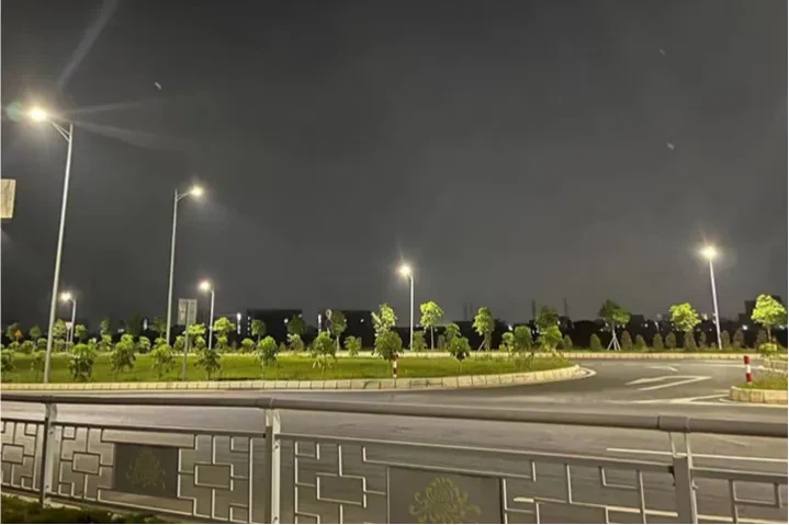 Solar Street Light With Galvanized Pole best